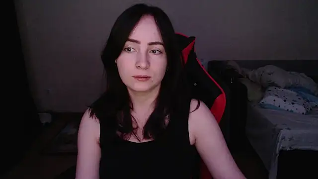 Snapshot of Laralianna chatting on 13, 11, 2025 Laralianna online show from 13, 11, 2025