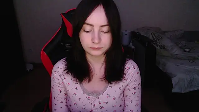 Snapshot of Laralianna chatting on 1, 11, 2025 Laralianna online show from 1, 11, 2025