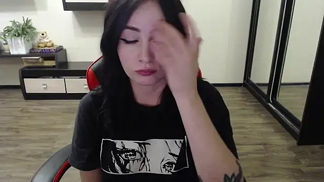 Snapshot of Laralianna chatting on 26, 9, 2025 Laralianna online show from 26, 9, 2025