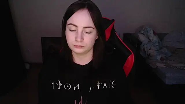 Snapshot of Laralianna chatting on 18, 12, 2025 Laralianna online show from 18, 12, 2025