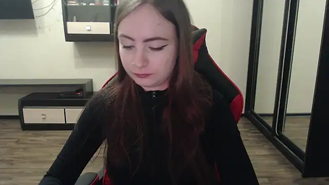 Snapshot of Laralianna chatting on 1, 3, 2025 Laralianna online show from 1, 3, 2025