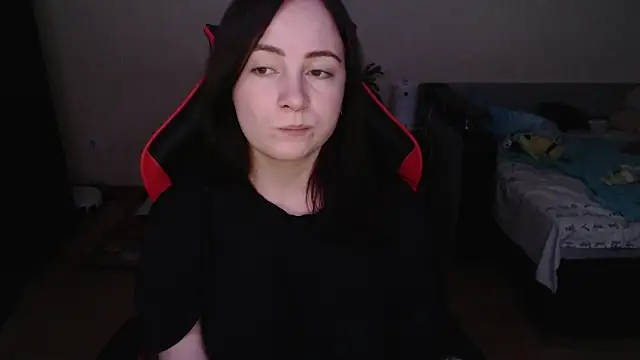 Snapshot of Laralianna chatting on 11, 11, 2025 Laralianna online show from 11, 11, 2025