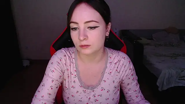 Snapshot of Laralianna chatting on 2, 11, 2025 Laralianna online show from 2, 11, 2025