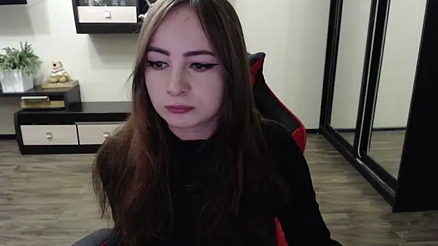 Snapshot of Laralianna chatting on 18, 9, 2025 Laralianna online show from 18, 9, 2025