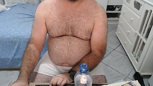 Snapshot of MysterBearMG chatting on 4, 2, 2026 MysterBearMG online show from 4, 2, 2026