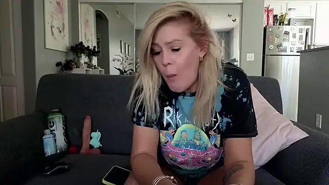 Lexi Shocker online show from 16, 9, 2025