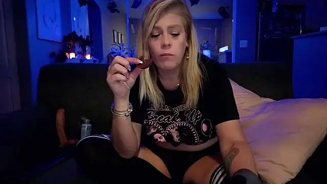 Lexi Shocker online show from 25, 9, 2025