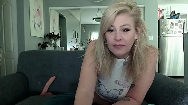 Lexi Shocker online show from 26, 11, 2025