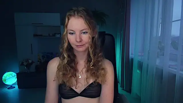 Cuddle Cat online show from 16, 11, 2025