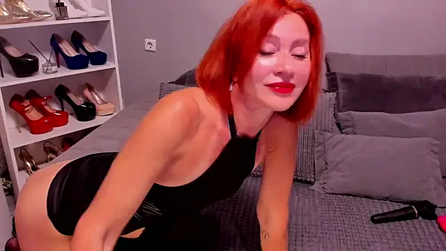 Jullia Moor online show from 20, 6, 2026