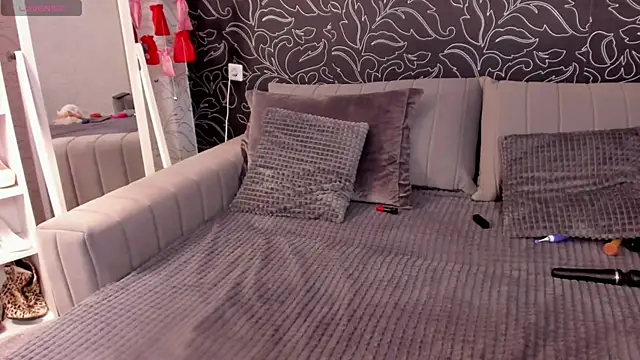 Snapshot of Jullia_Moor chatting on 5, 3, 2025 Jullia Moor online show from 5, 3, 2025