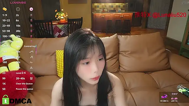 Luna520 online show from 28, 2, 2025