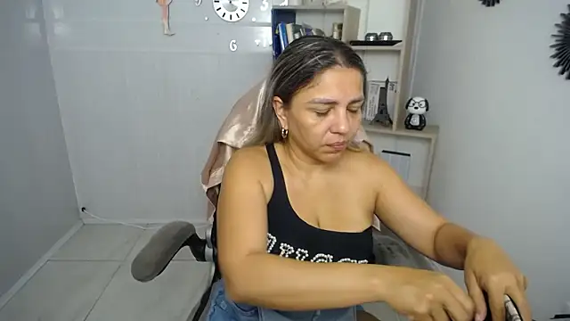Snapshot of cum_bigass chatting on 29, 5, 2026 cum bigass online show from 29, 5, 2026