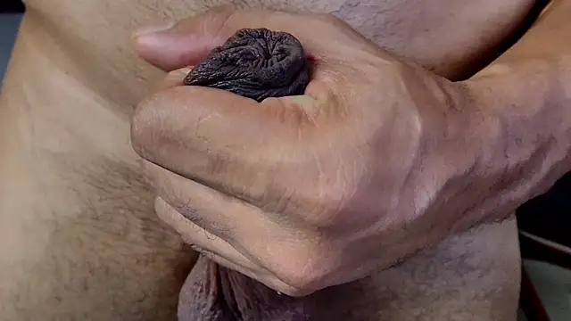 tyler hank01 online show from 4, 3, 2025