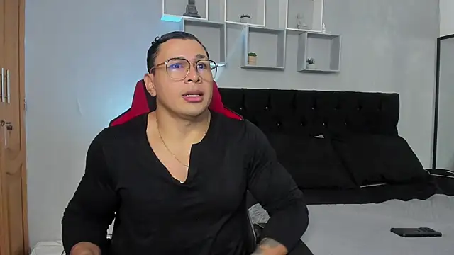 tyler hank01 online show from 2, 12, 2025