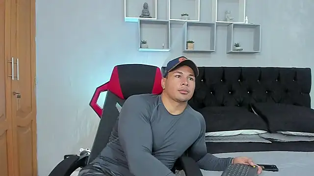 tyler hank01 online show from 23, 11, 2025