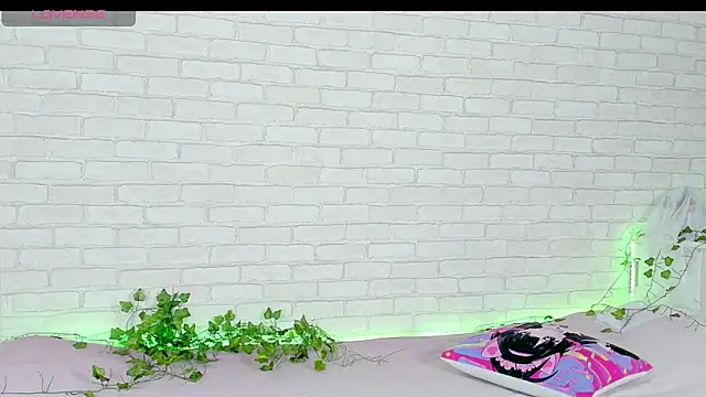 LinaKenny online show from 4, 12, 2025