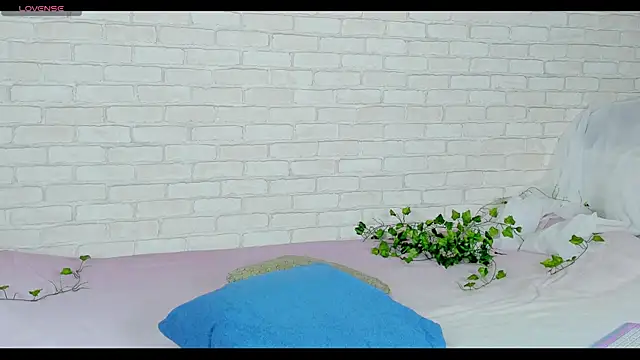 LinaKenny online show from 12, 1, 2026