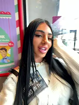 Britney Charm  online show from 18, 1, 2026