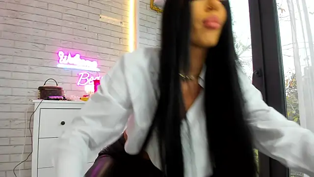 Britney Charm  online show from 7, 11, 2025