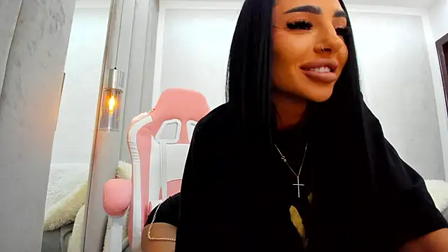 Snapshot of Britney_Charm_ chatting on 20, 6, 2026 Britney Charm online show from 20, 6, 2026