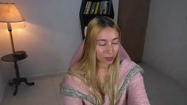 Saucy Jenn online show from 13, 11, 2025