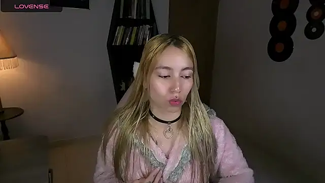 Saucy Jenn online show from 19, 10, 2025