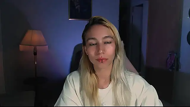 Saucy Jenn online show from 2, 2, 2025