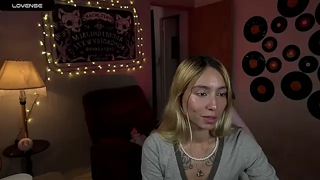 Saucy Jenn online show from 16, 3, 2025