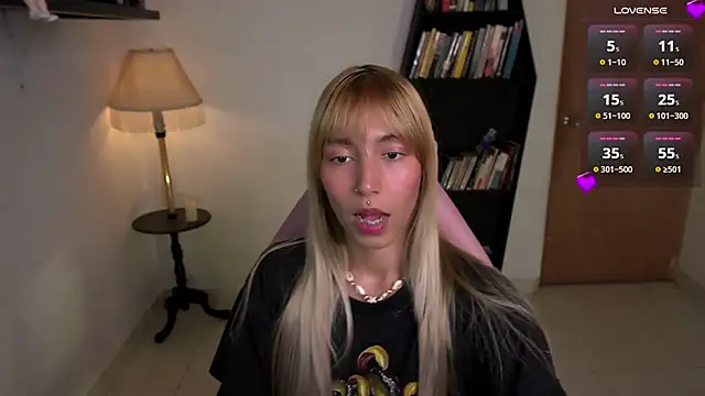 Saucy Jenn online show from 6, 2, 2026