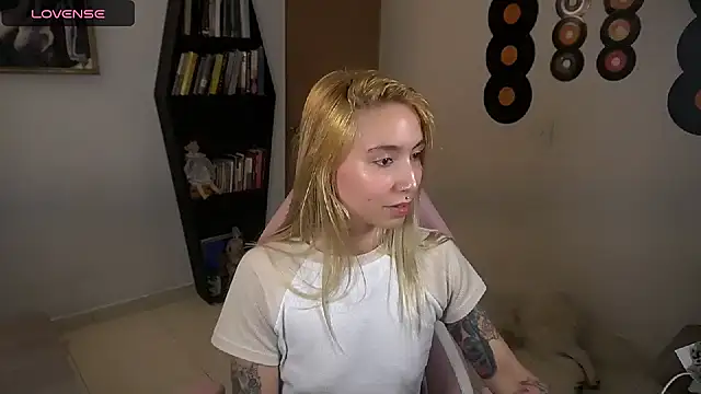 Saucy Jenn online show from 21, 9, 2025