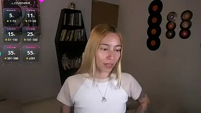 Saucy Jenn online show from 12, 10, 2025