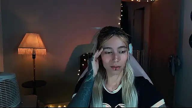 Saucy Jenn online show from 24, 1, 2025