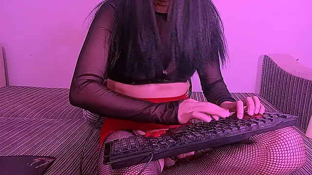 LuxMelys online show from 13, 7, 2026