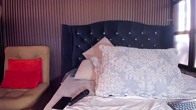 JuliaDawson  online show from 20, 2, 2026