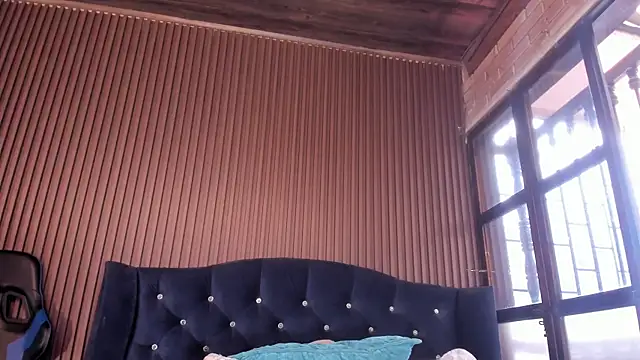 JuliaDawson  online show from 10, 10, 2025