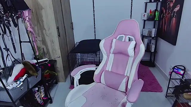 Hannah-grace online show from 11, 6, 2026