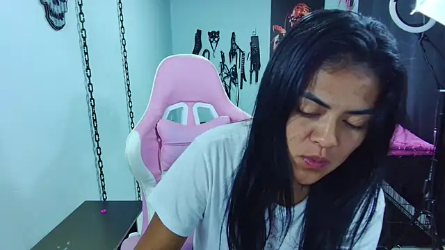 Hannah-grace online show from 10, 3, 2025