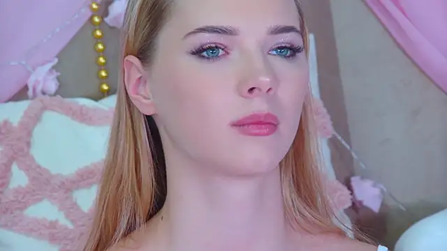 GentleRossi online show from 5, 3, 2025