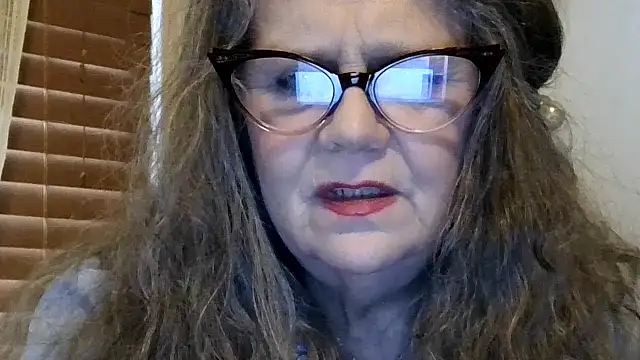 Snapshot of DestineeLoverGirl chatting on 5, 12, 2025 DestineeLoverGirl online show from 5, 12, 2025