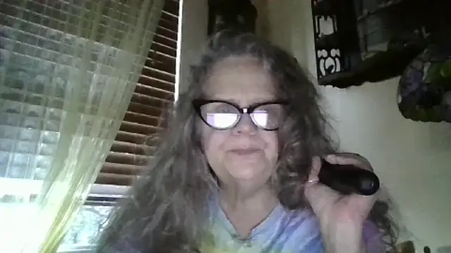 Snapshot of DestineeLoverGirl chatting on 18, 11, 2025 DestineeLoverGirl online show from 18, 11, 2025