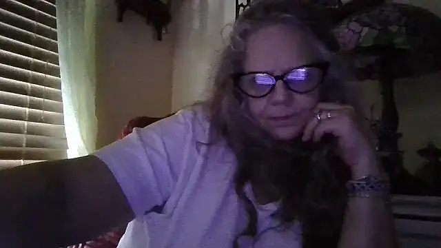 DestineeLoverGirl online show from 18, 4, 2026