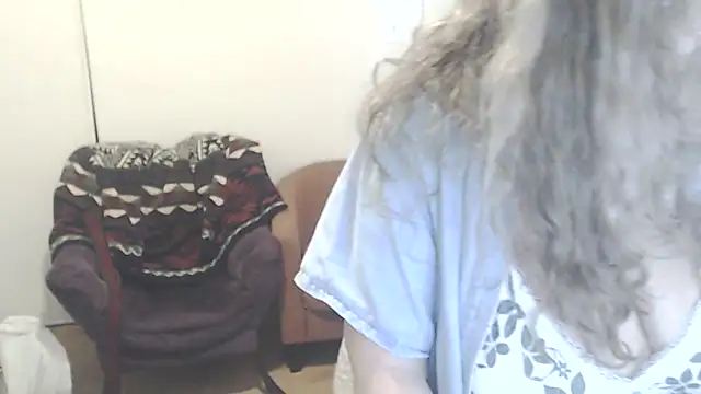 Snapshot of DestineeLoverGirl chatting on 4, 11, 2025 DestineeLoverGirl online show from 4, 11, 2025