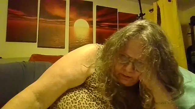 DestineeLoverGirl online show from 17, 6, 2026