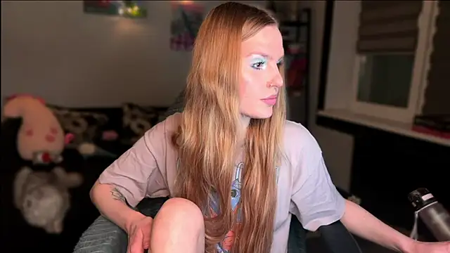 Chanel Gill online show from 22, 12, 2025