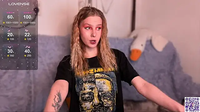 Chanel Gill online show from 25, 10, 2025