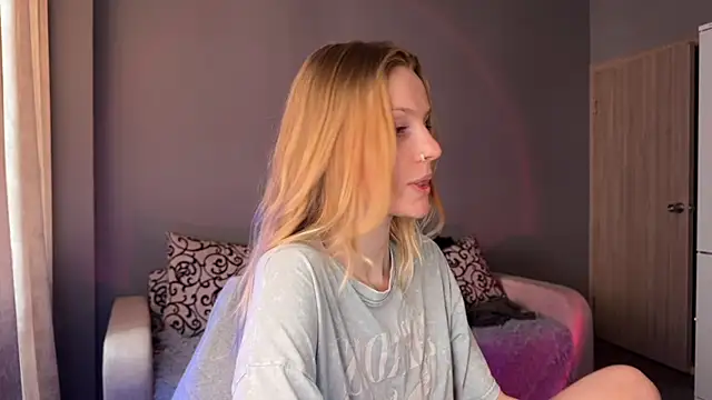 Chanel Gill online show from 18, 9, 2025