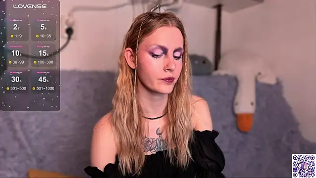 Chanel Gill online show from 26, 10, 2025