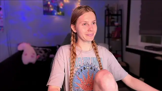 Chanel Gill online show from 17, 12, 2025