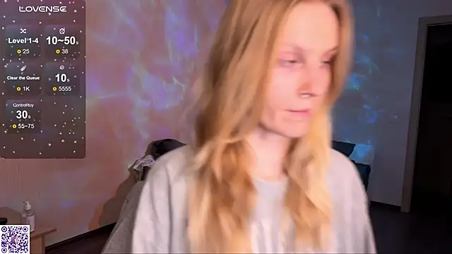 Chanel Gill online show from 18, 9, 2025